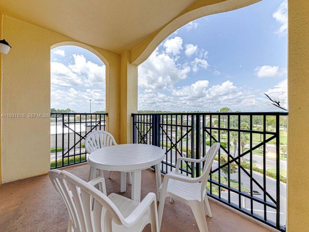 LAKE BUENA VISTA RESORT V - Residential