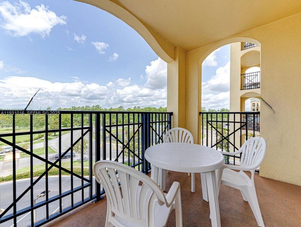 LAKE BUENA VISTA RESORT V - Residential