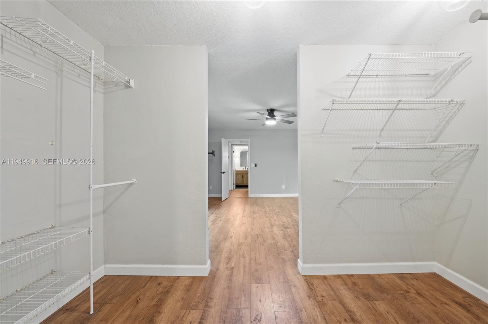 C H E ACRES - Residential