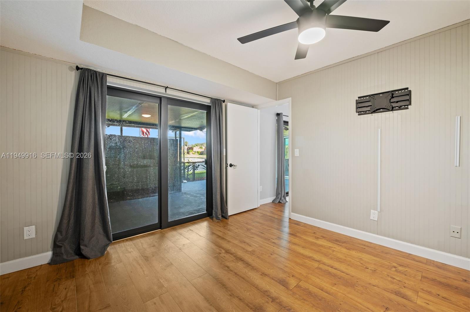 C H E ACRES - Residential