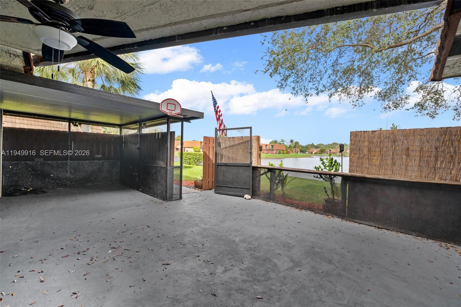 C H E ACRES - Residential