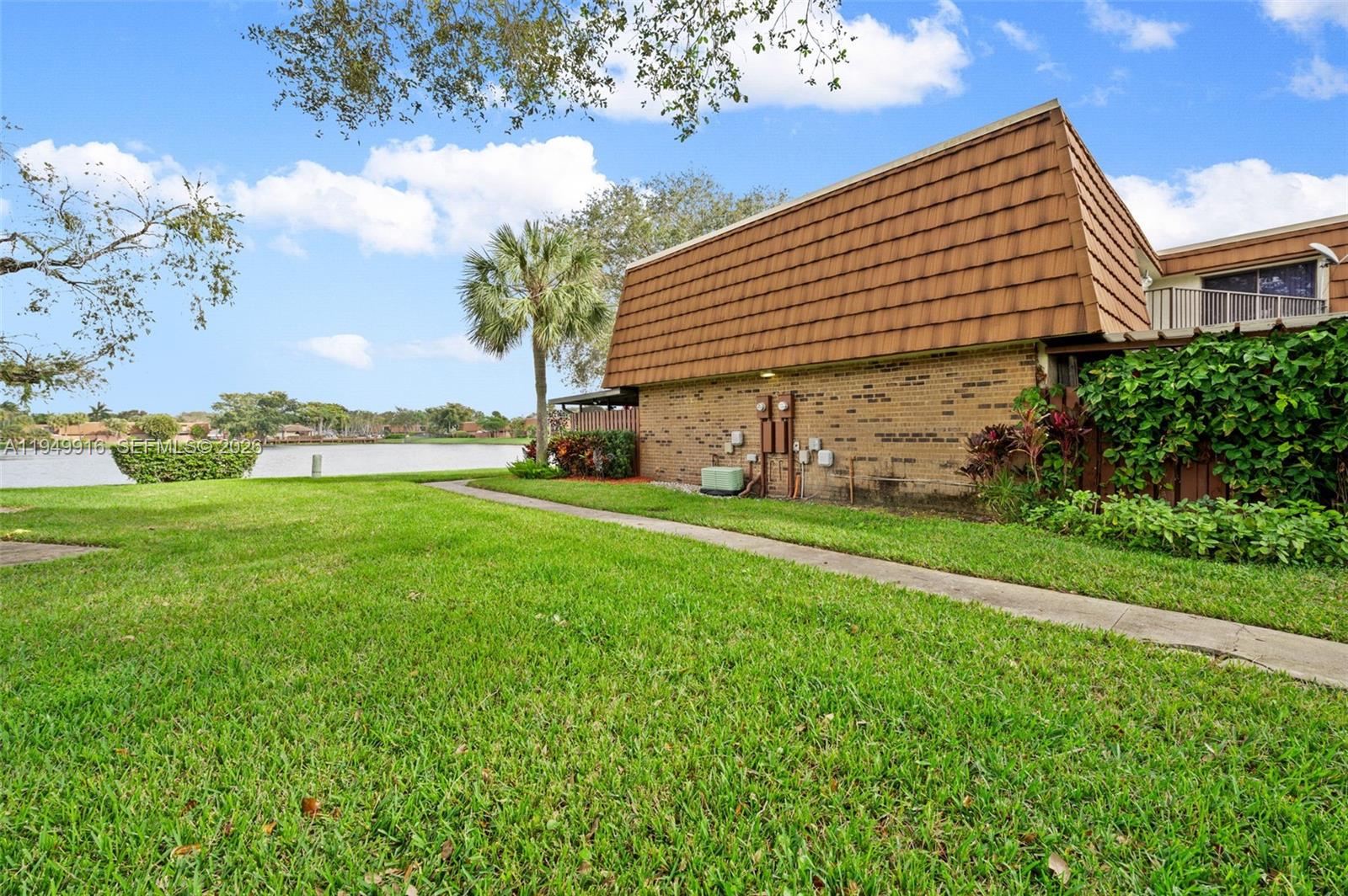 C H E ACRES - Residential