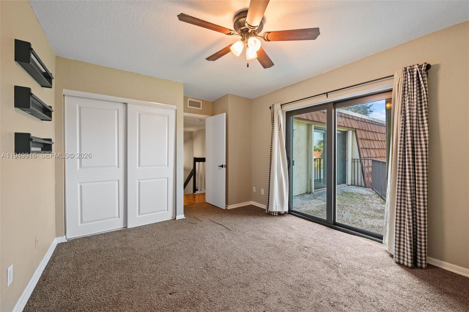 C H E ACRES - Residential