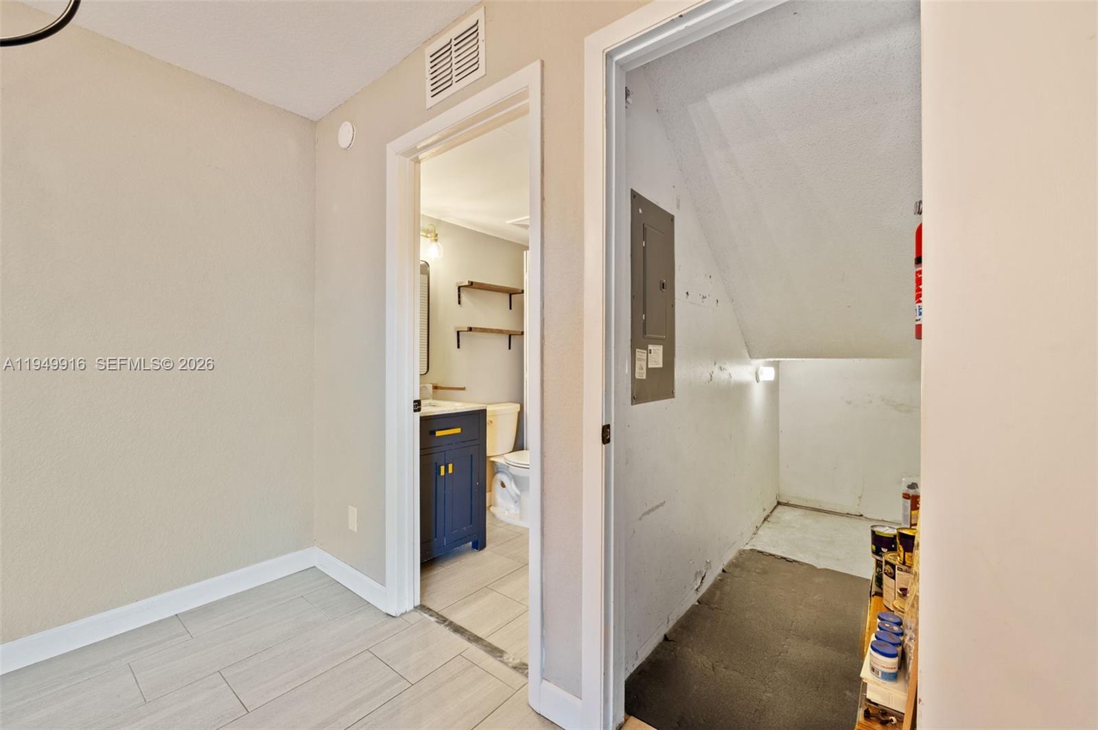 C H E ACRES - Residential