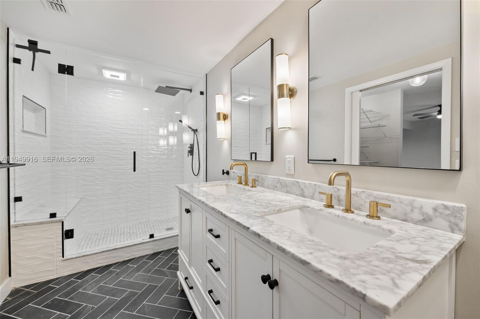 C H E ACRES - Residential