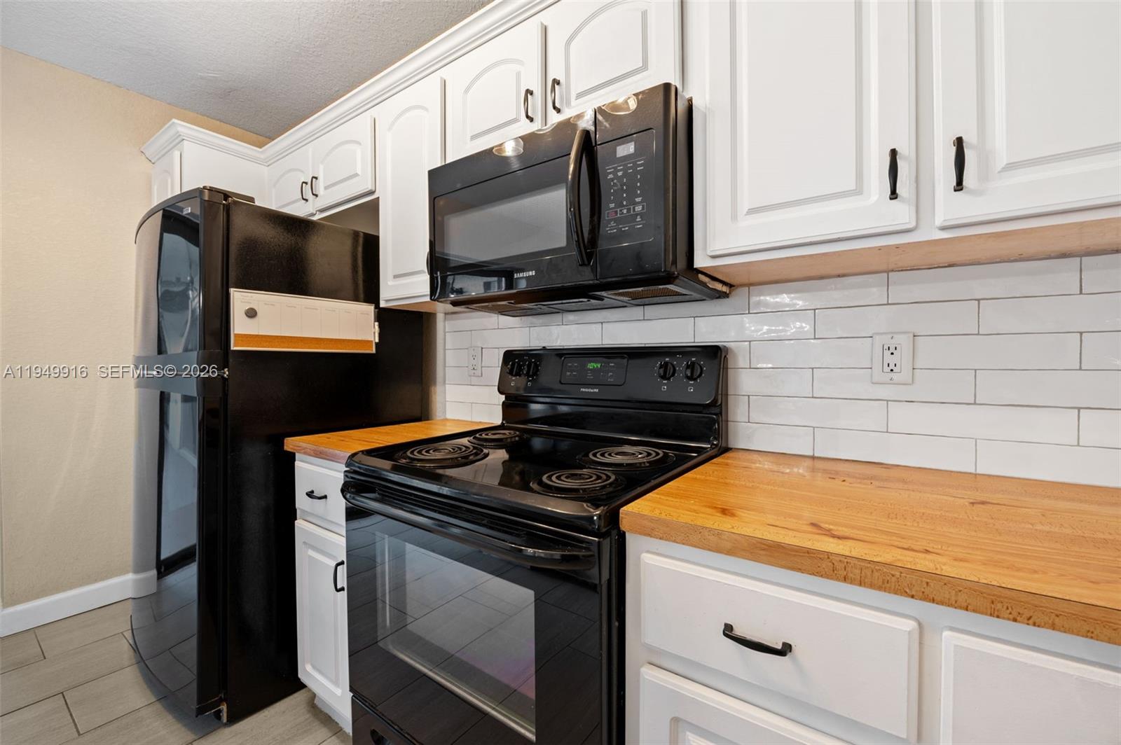 C H E ACRES - Residential