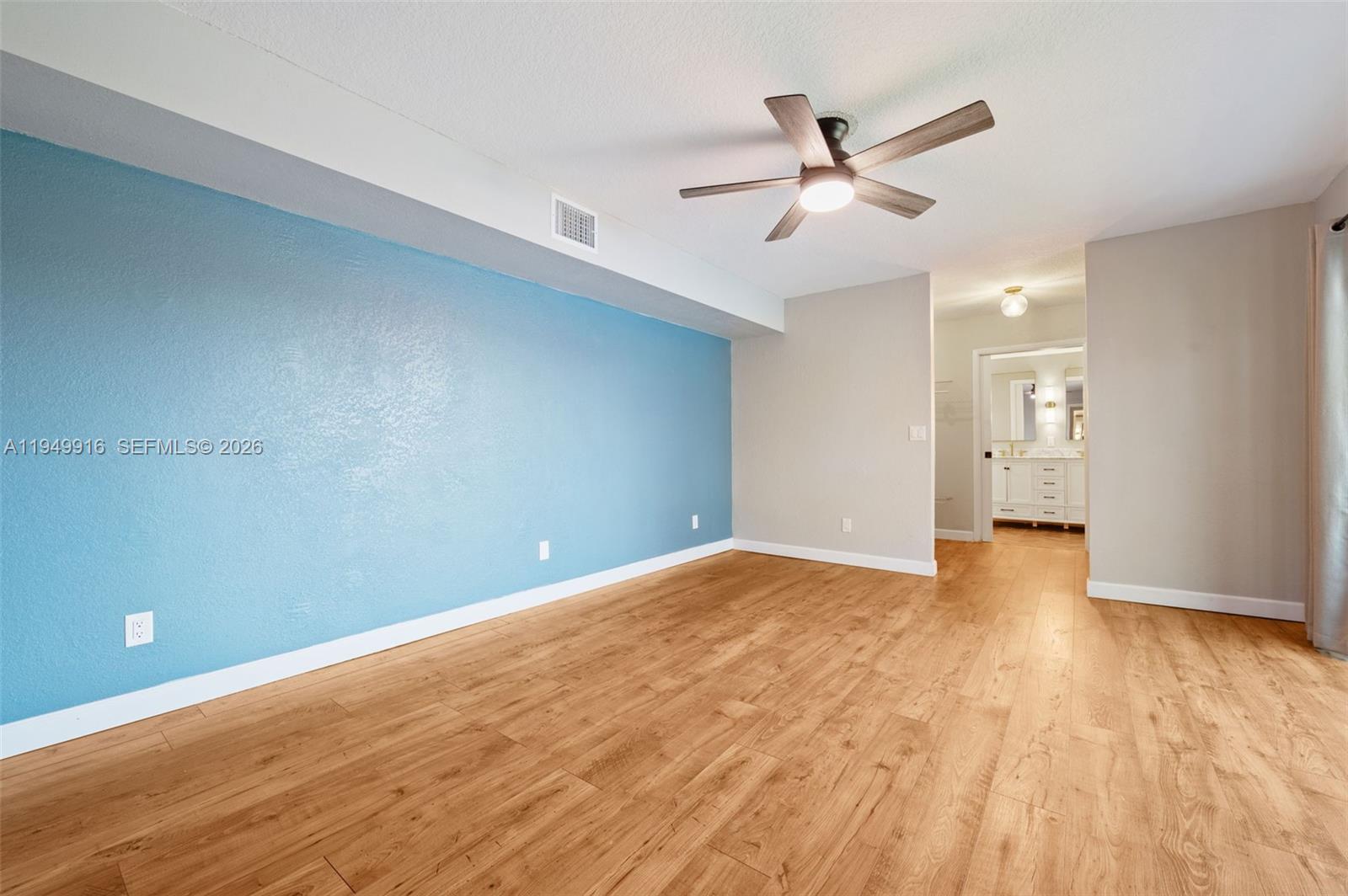 C H E ACRES - Residential