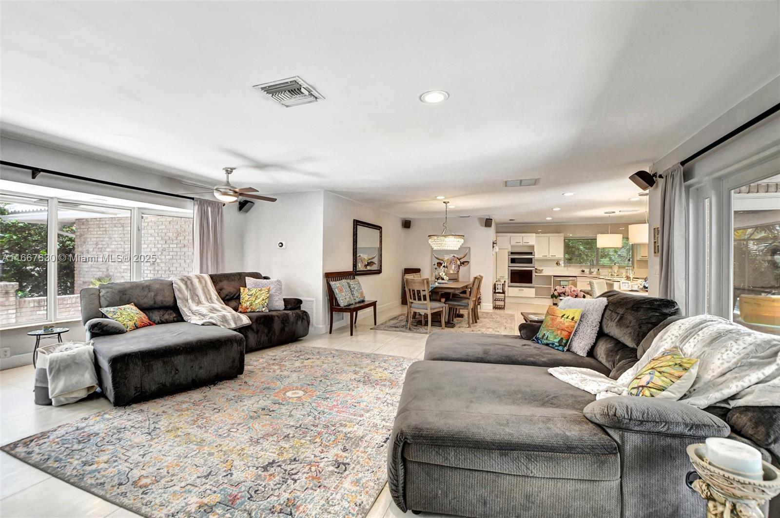 COUNTRY CLUB VILLAGE SEC - Residential