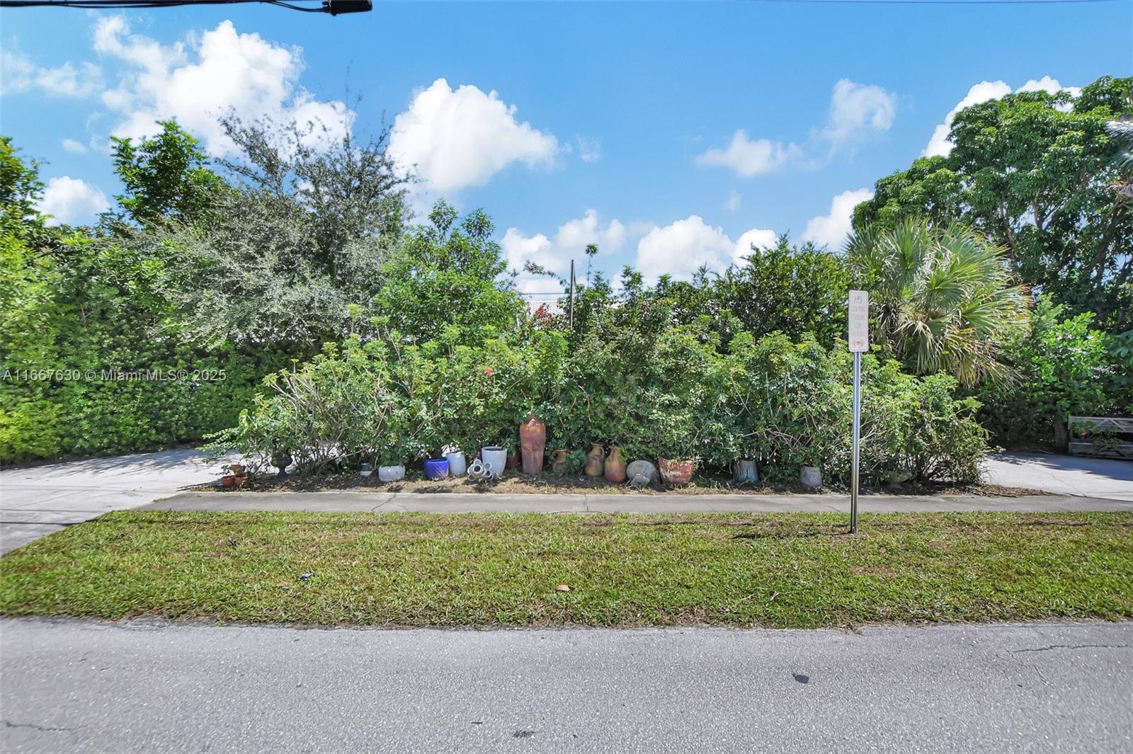 COUNTRY CLUB VILLAGE SEC - Residential