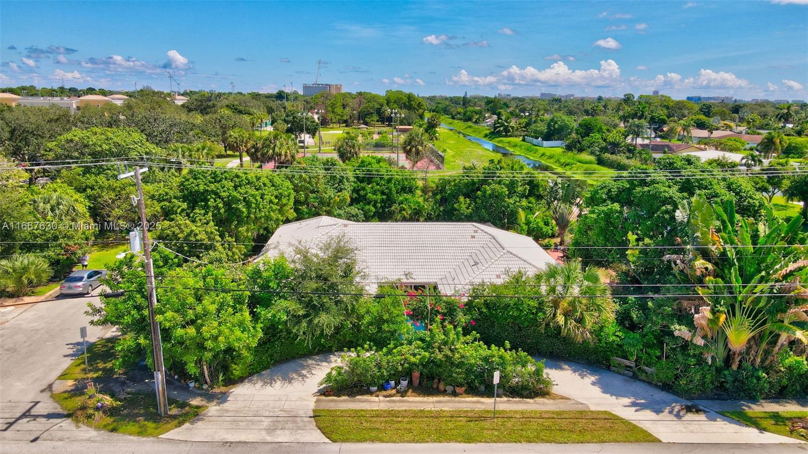 COUNTRY CLUB VILLAGE SEC - Residential