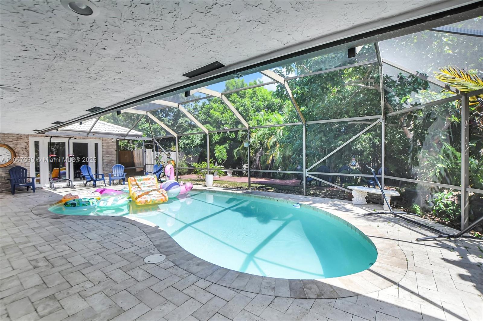 COUNTRY CLUB VILLAGE SEC - Residential