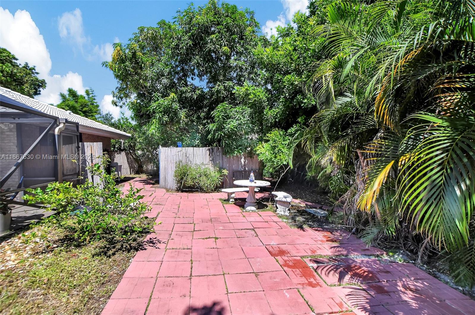 COUNTRY CLUB VILLAGE SEC - Residential