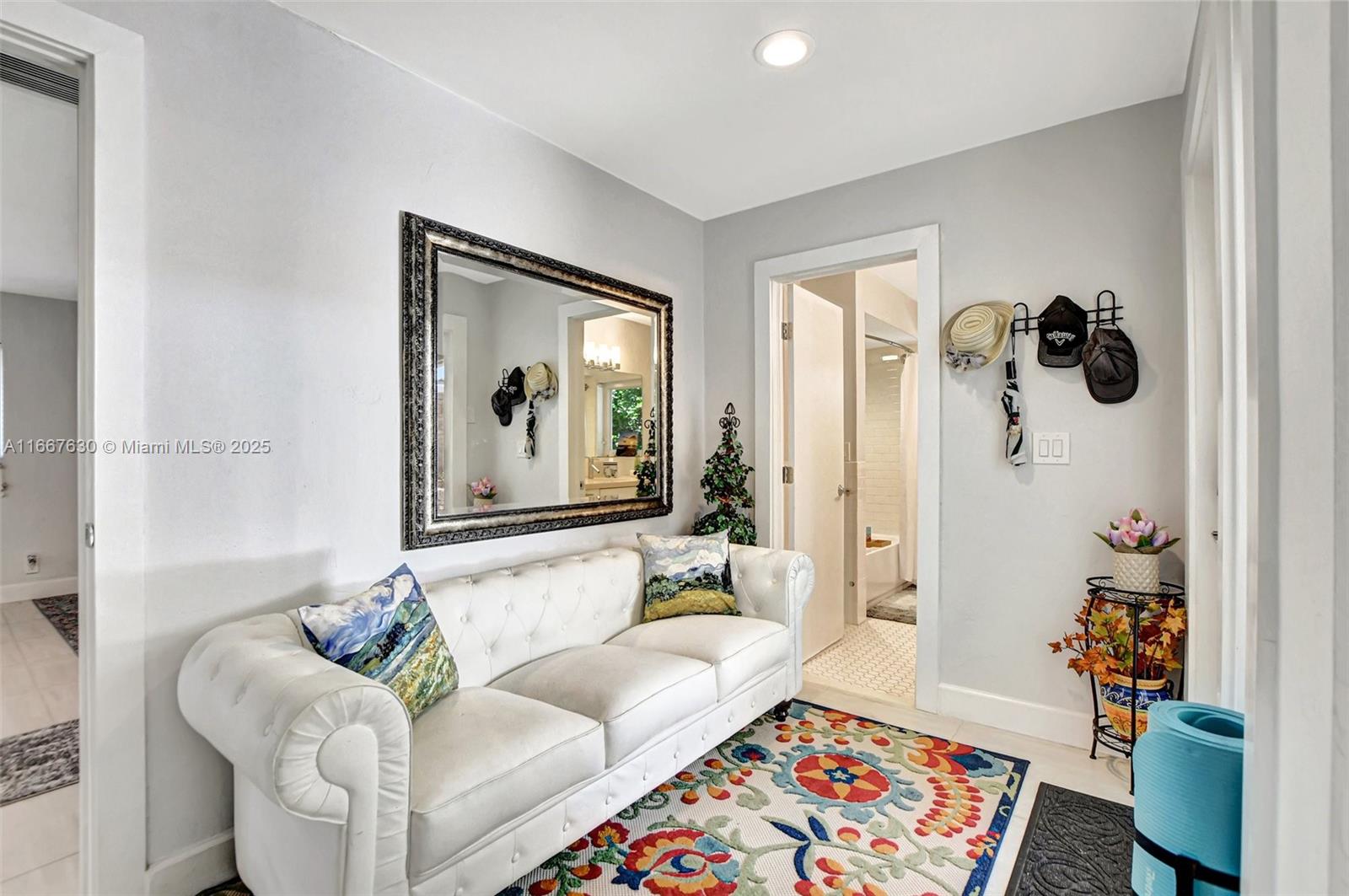 COUNTRY CLUB VILLAGE SEC - Residential