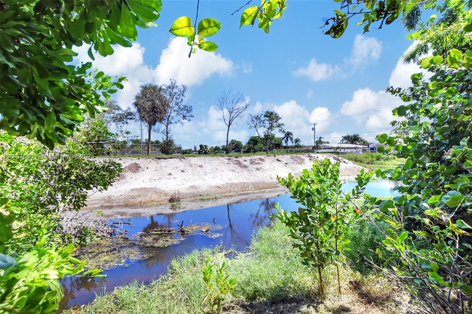 COUNTRY CLUB VILLAGE SEC - Residential