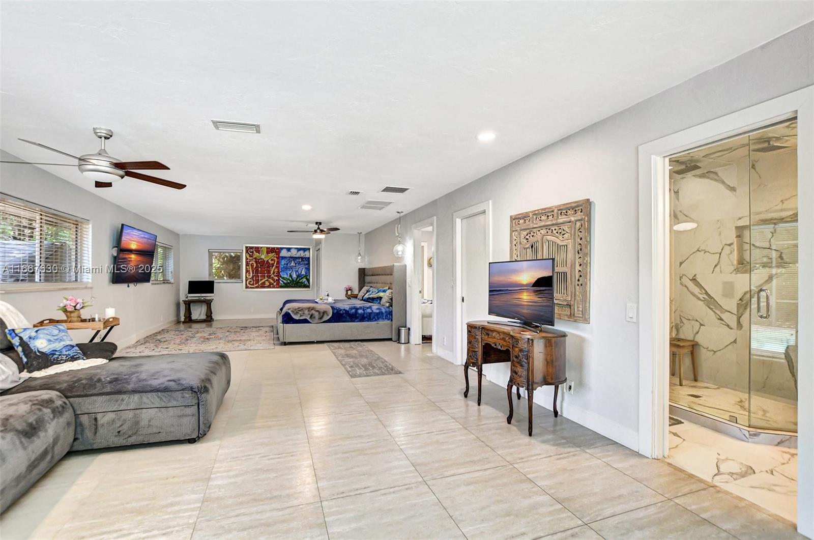 COUNTRY CLUB VILLAGE SEC - Residential