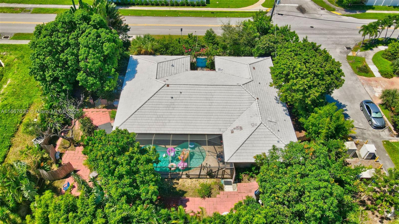 COUNTRY CLUB VILLAGE SEC - Residential