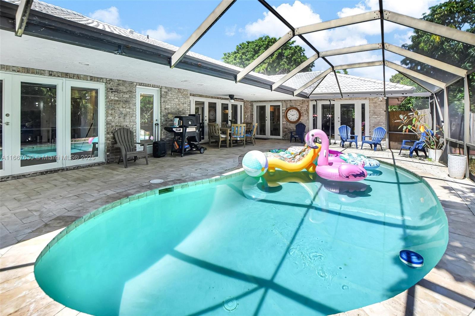 COUNTRY CLUB VILLAGE SEC - Residential