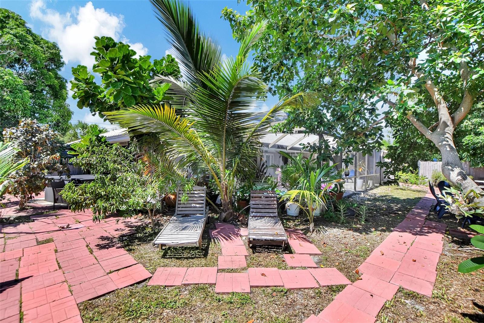 COUNTRY CLUB VILLAGE SEC - Residential