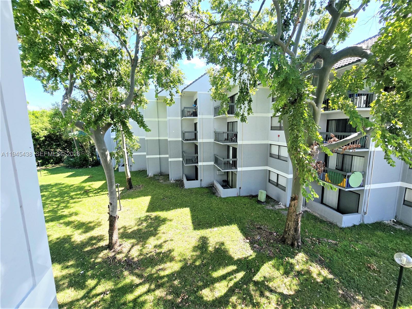 PRESIDENTIAL GOLFVIEW - Residential