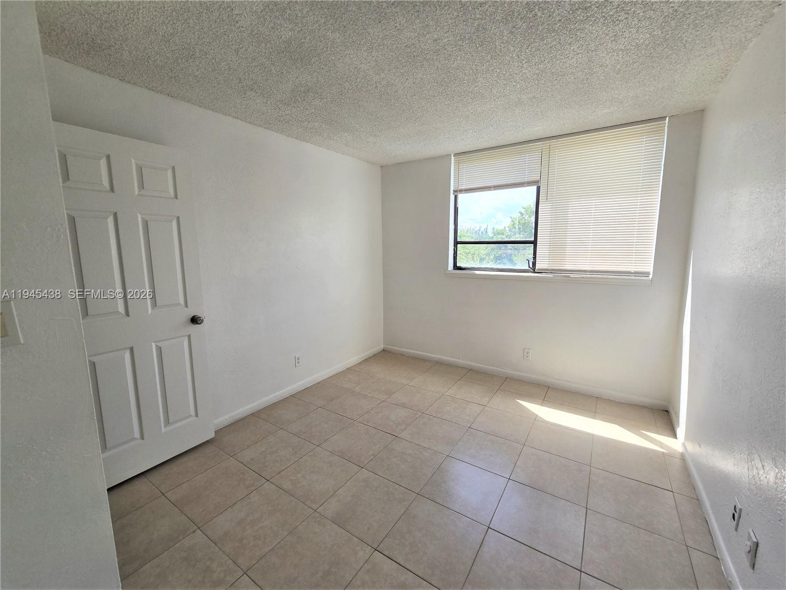 PRESIDENTIAL GOLFVIEW - Residential