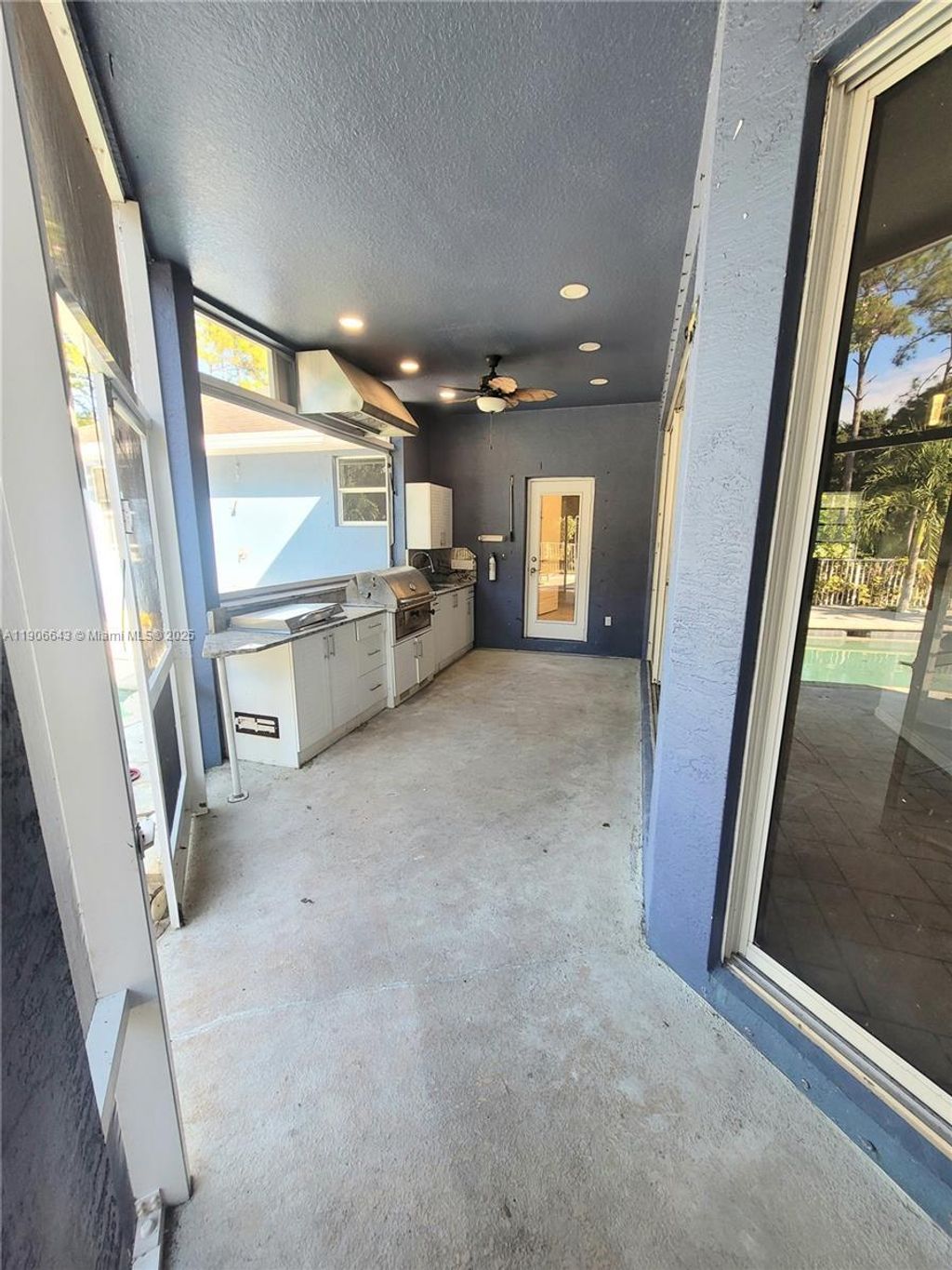 Photo of 15095 67th Ct N, West Palm Beach, FL 33470 (MLS # A11906643)