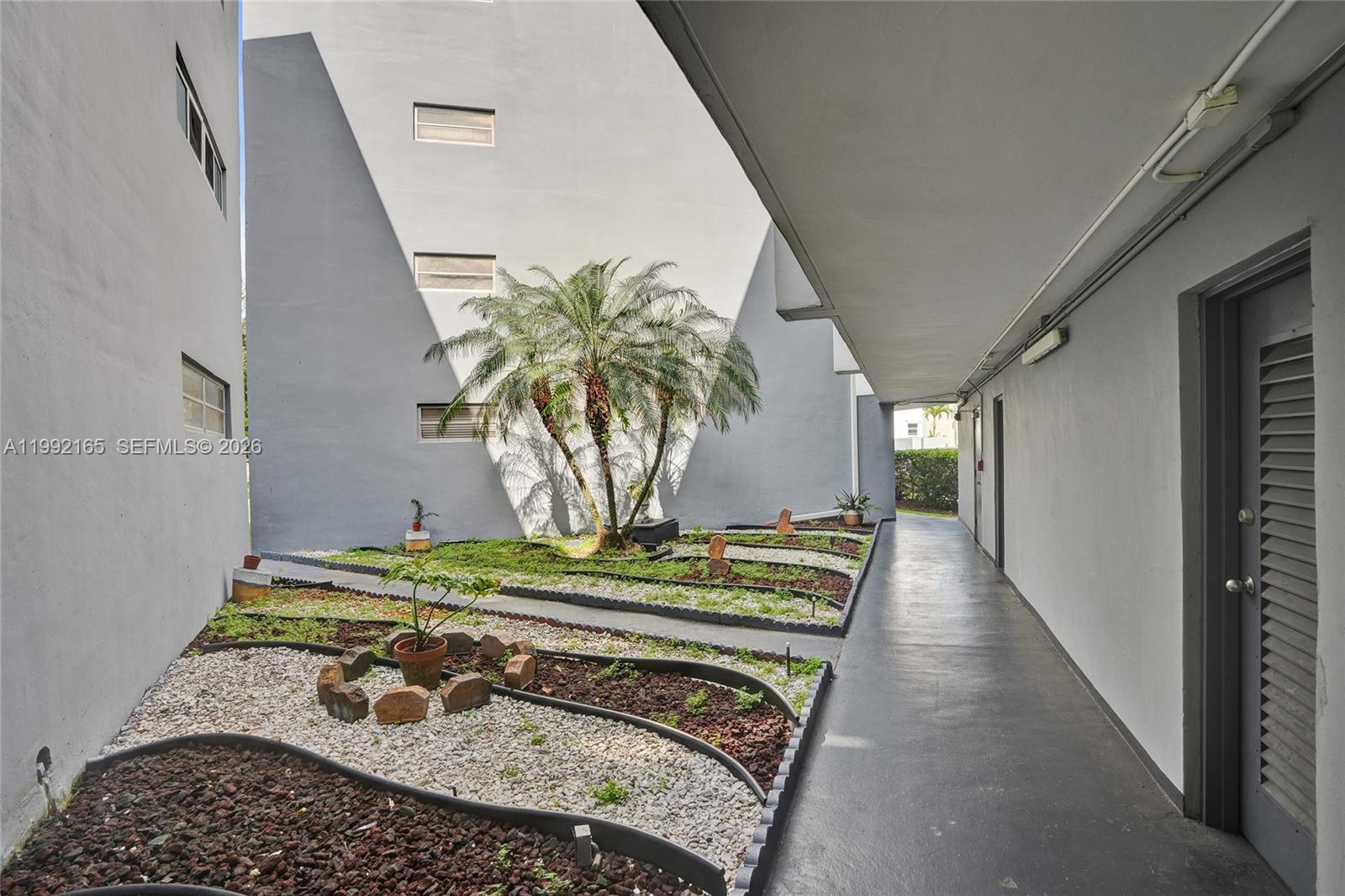 ROLLING GREEN CONDO B - Residential