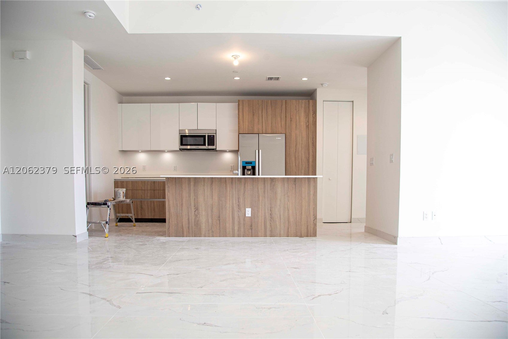 529 SW 11th St 202