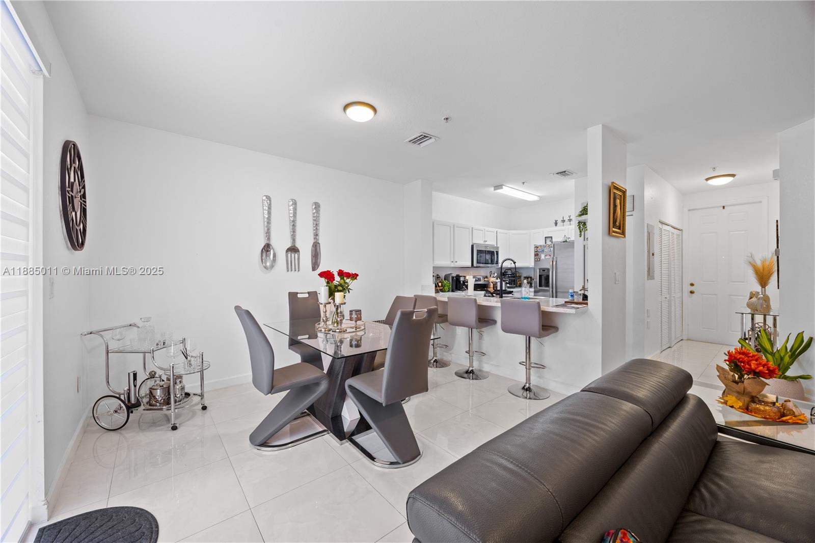 FIJI CONDO NO 2 - Residential