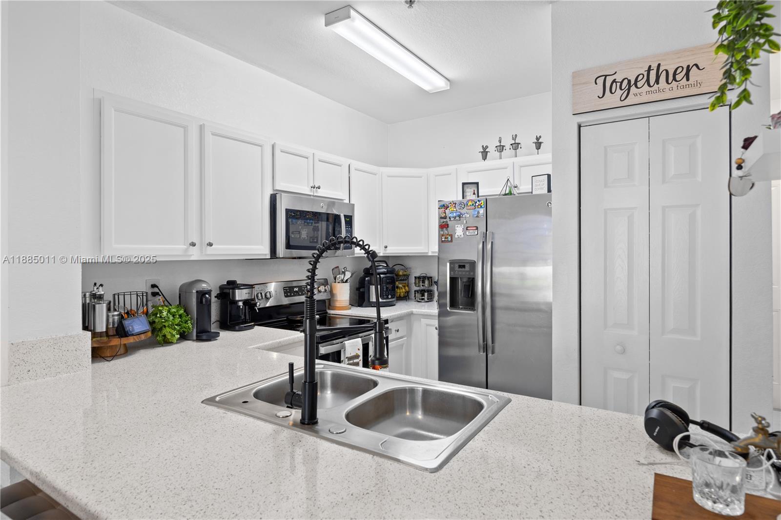 FIJI CONDO NO 2 - Residential