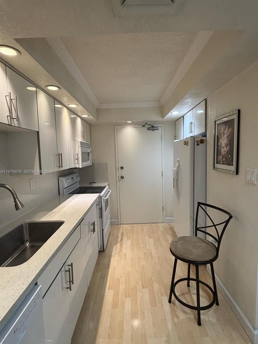 DEL PRADO MARINA - Residential Lease