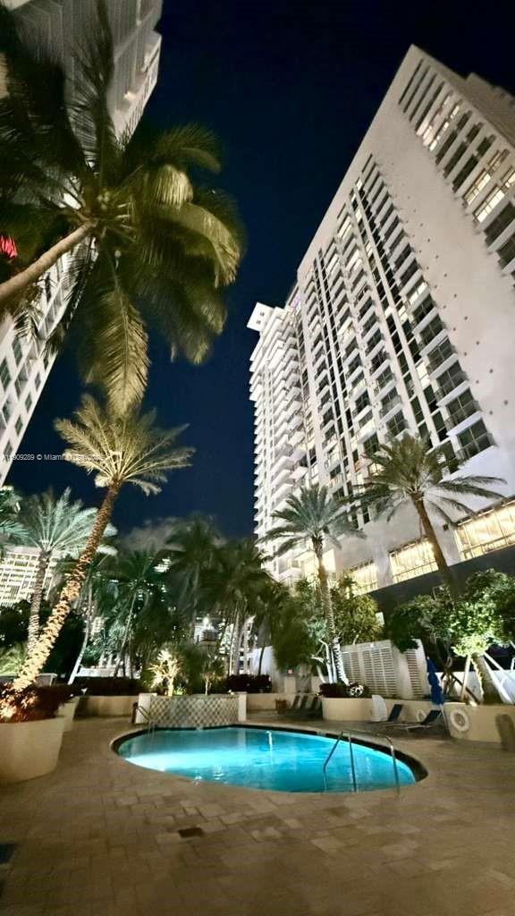 VIZCAYNE SOUTH CONDO - Residential