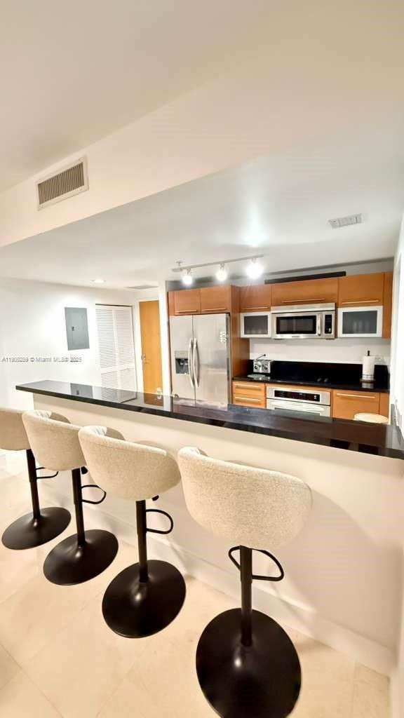 VIZCAYNE SOUTH CONDO - Residential