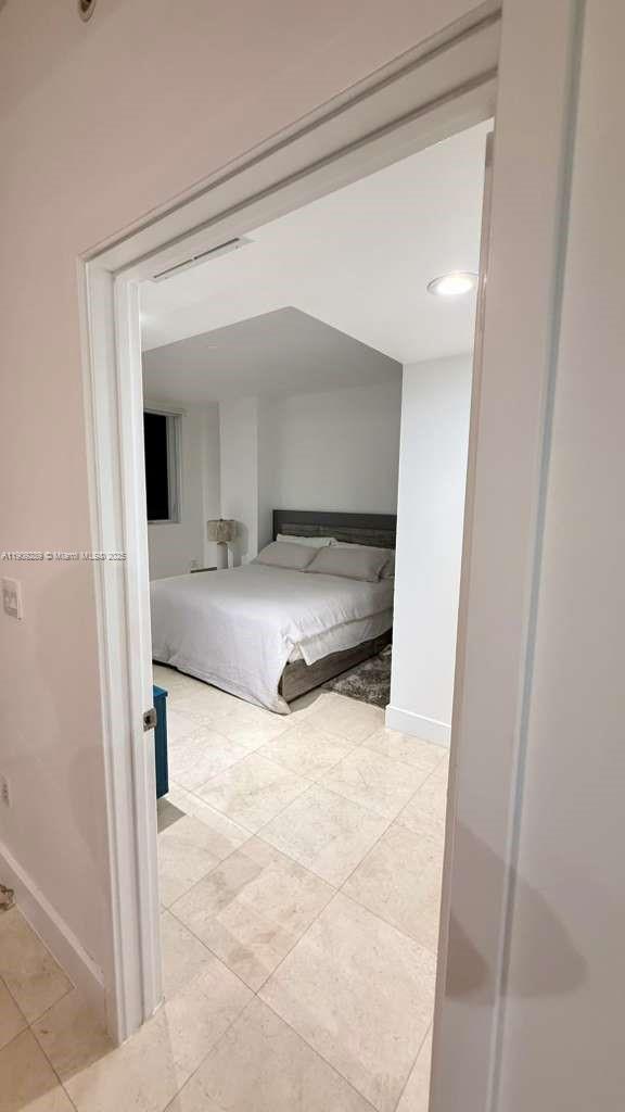 VIZCAYNE SOUTH CONDO - Residential