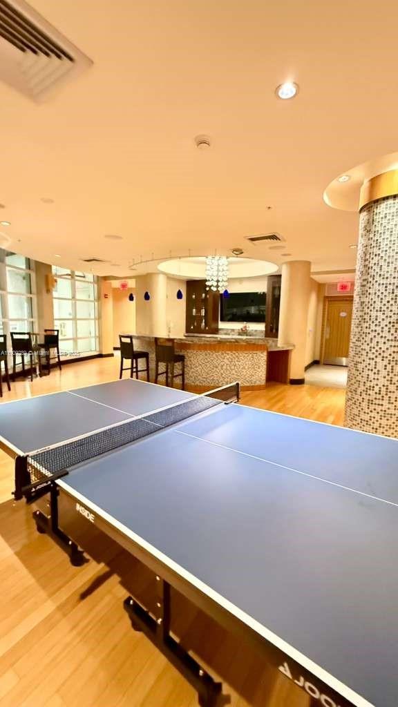 VIZCAYNE SOUTH CONDO - Residential