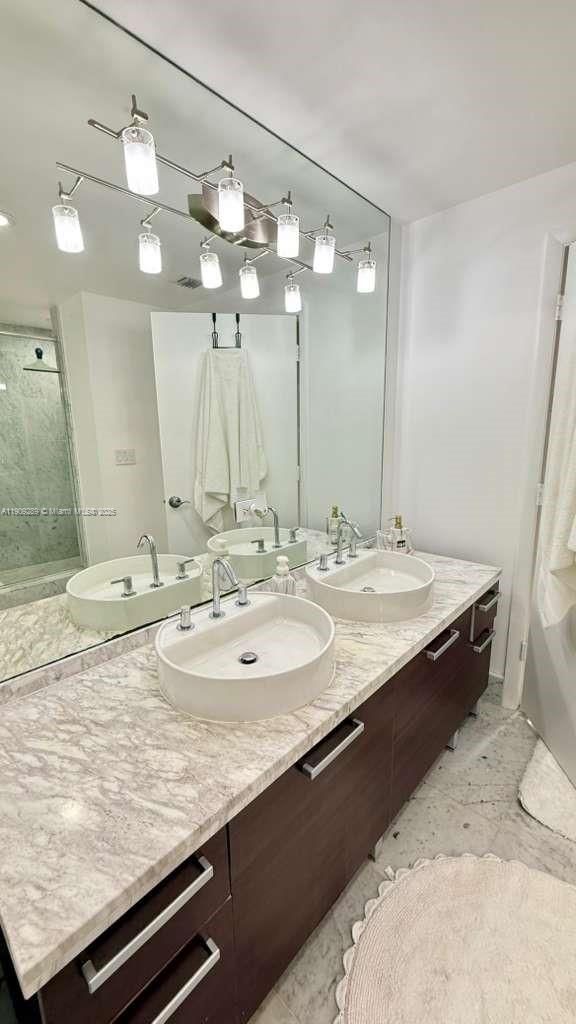 VIZCAYNE SOUTH CONDO - Residential