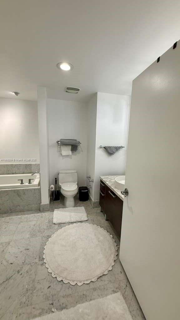 VIZCAYNE SOUTH CONDO - Residential