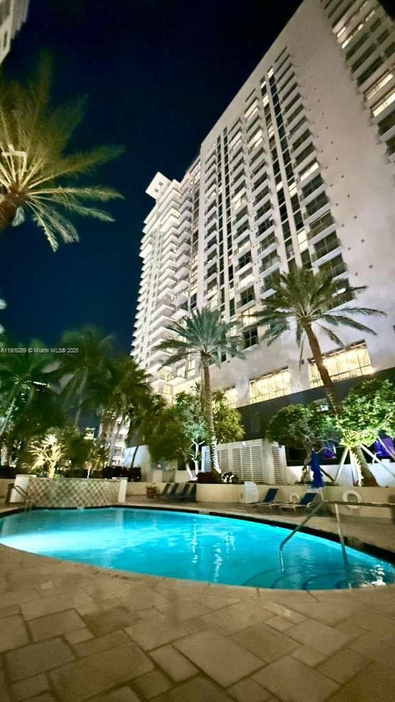 VIZCAYNE SOUTH CONDO - Residential