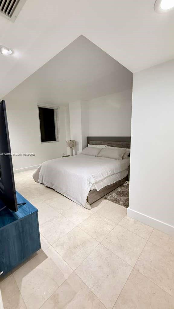 VIZCAYNE SOUTH CONDO - Residential