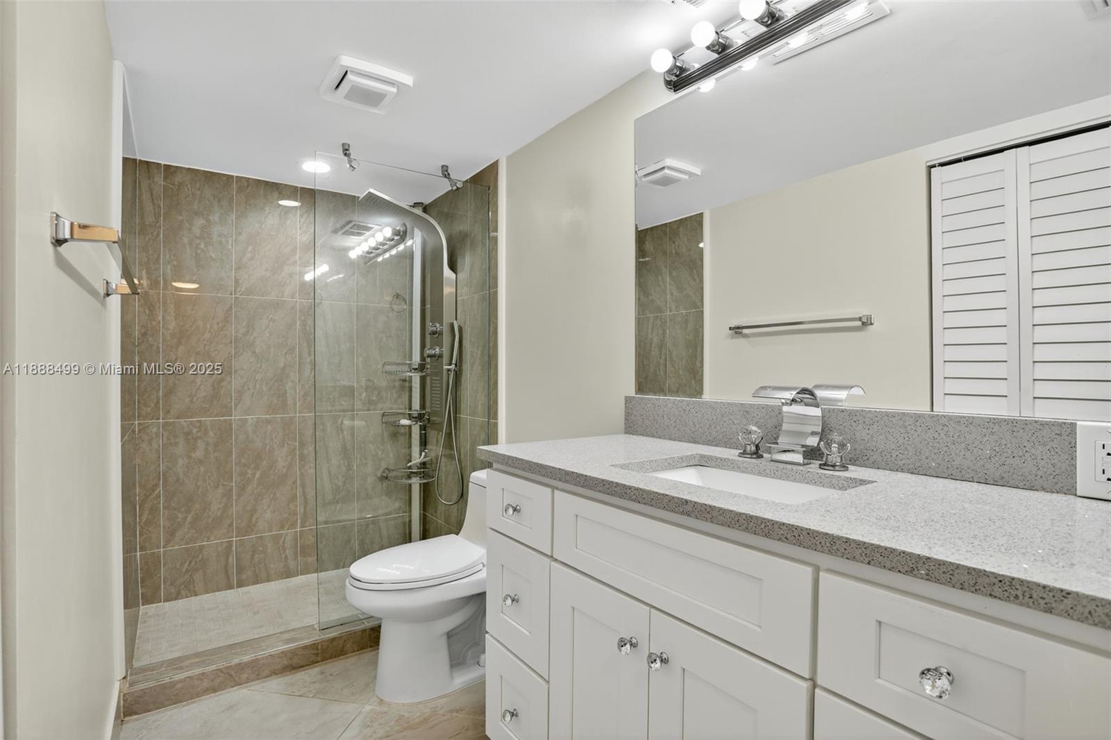 LUCAYA VILLAGE 1-B CONDO - Residential