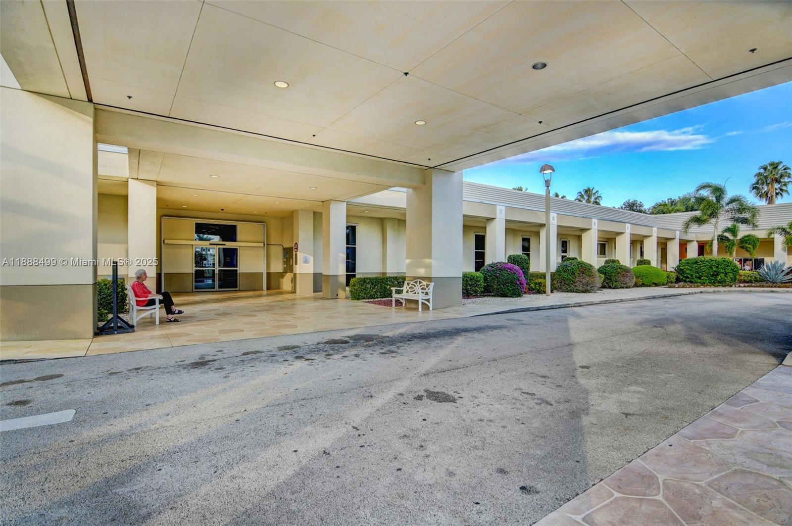 LUCAYA VILLAGE 1-B CONDO - Residential