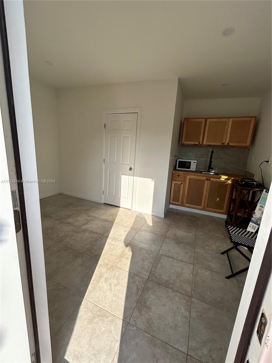 Amazing opportunity. Completely remodeled efficiency. Freshly painted and with private entrance! No association, quick approval process. No Pets. Rent will go up for two people.