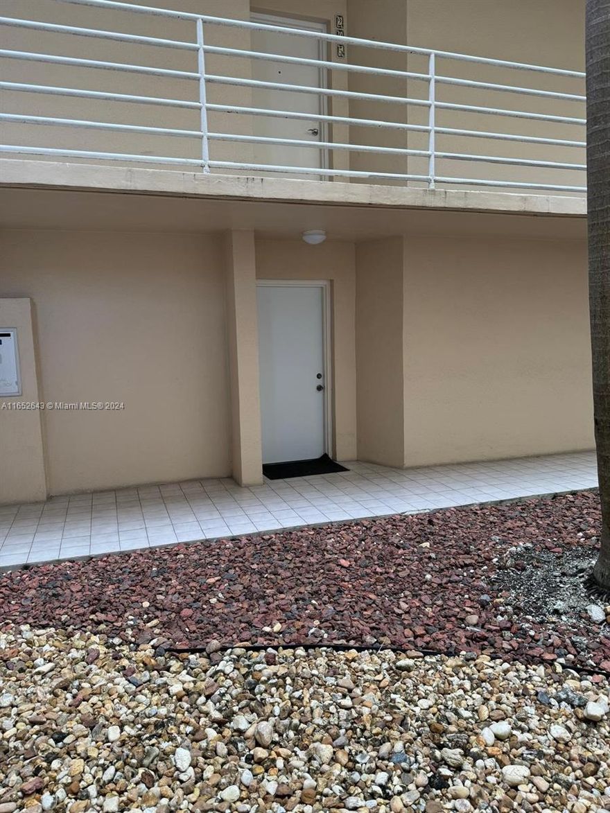 This exquisite Large centrally located one bedroom one bath in the Fontainebleau area of Miami. Tile Flooring, spacious main bedroom with large closet,  Washer & dryer and one parking spot. The unit is blocks from 826 and 836, close to mayor University. Minutes to Miami International Airport  Downtown , and Brickell, Doral and so much more! INVESTORS ARE WELCOME!