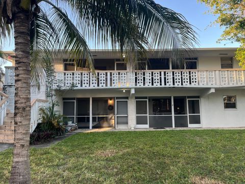 Photo of 532 S Luna Ct #5, Hollywood, FL 33021 (MLS # A11911686)