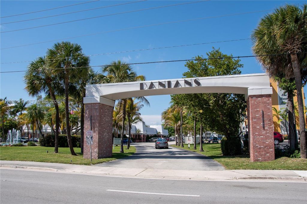 Photo of 505 E Dania Beach Blvd #4-2E, Dania Beach, FL 33004 (MLS # A11986579)