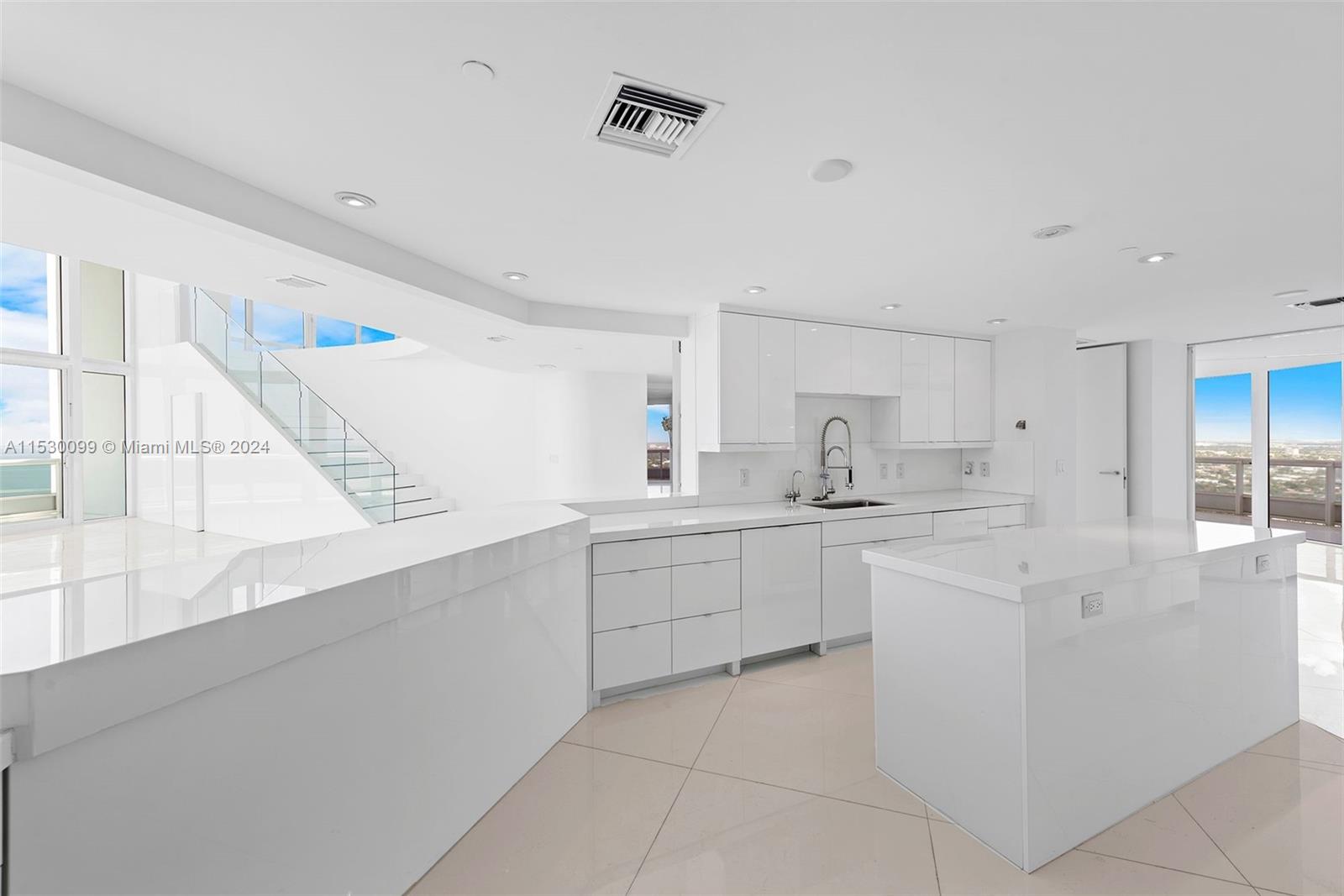 SANTA MARIA CONDO - Residential