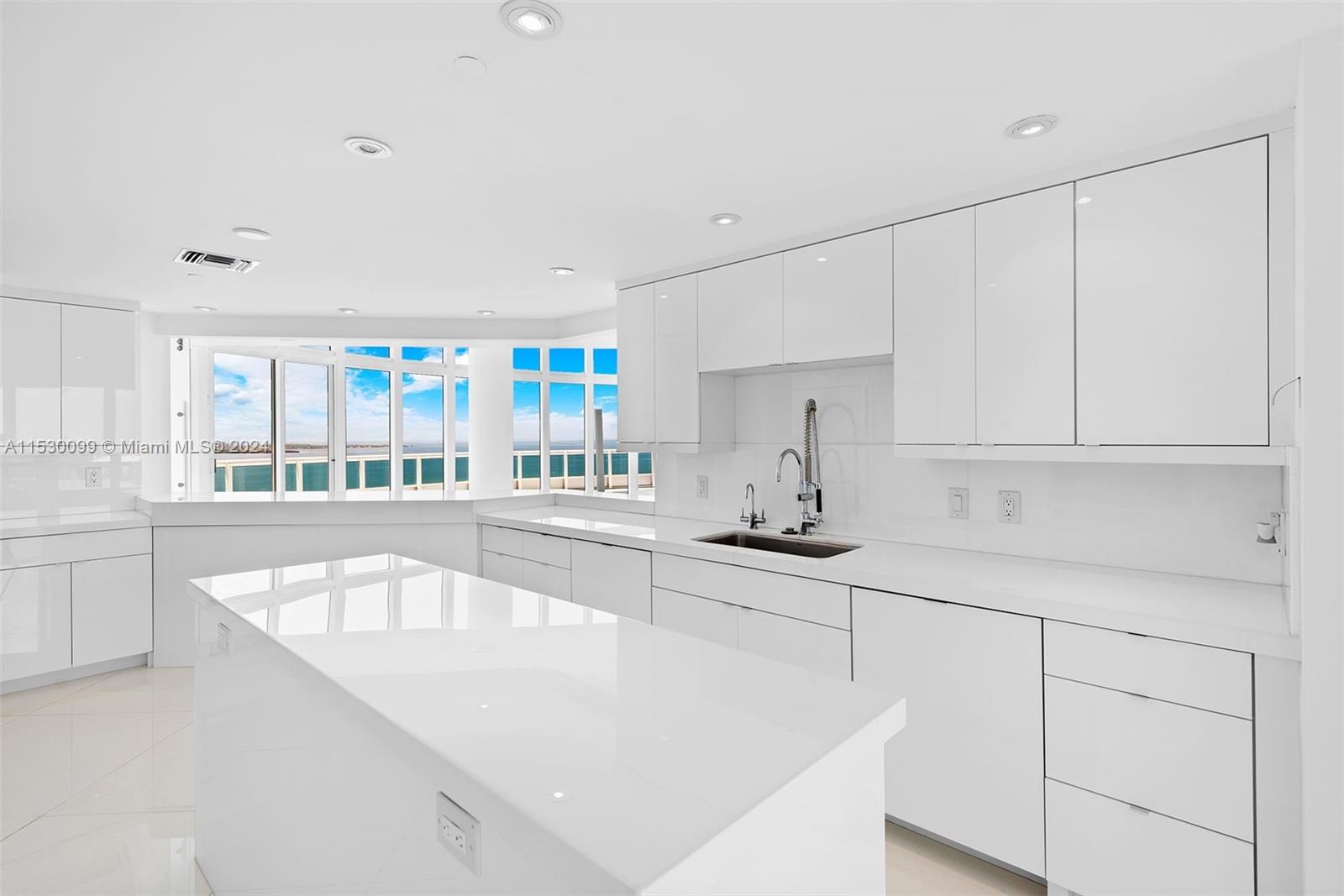 SANTA MARIA CONDO - Residential