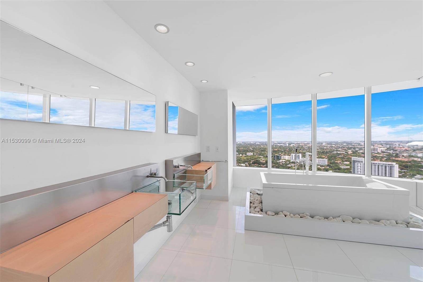 SANTA MARIA CONDO - Residential