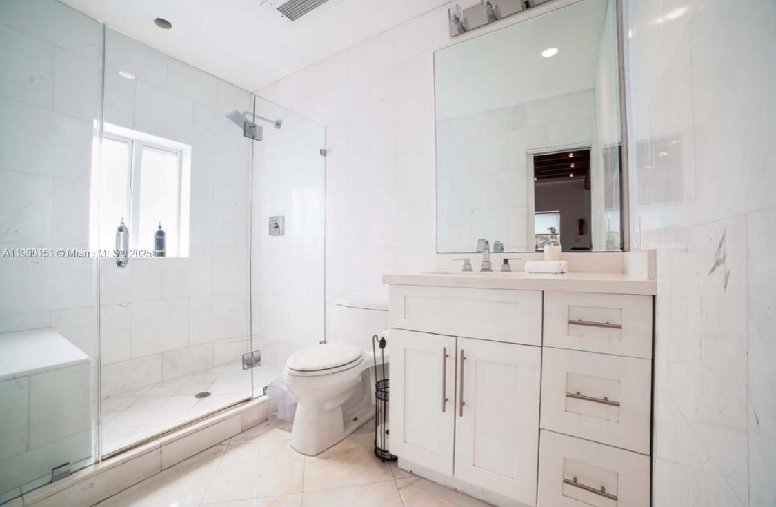 BUENA VISTA EST - Residential Lease