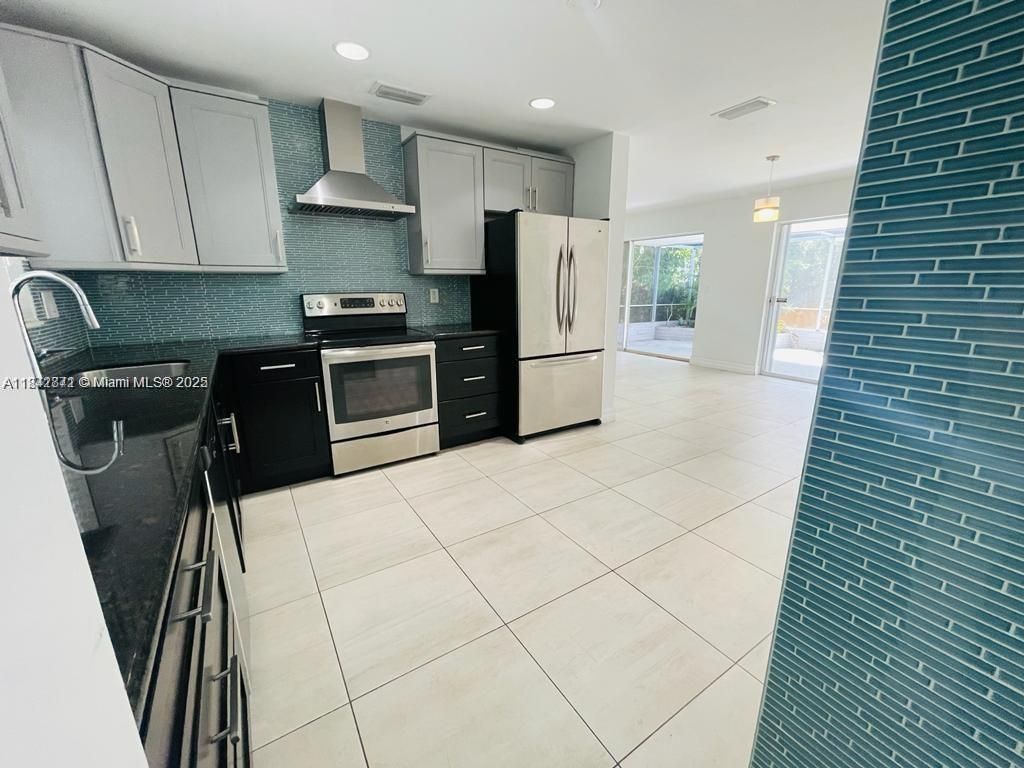 Photo of 1900 NE 41st St #0, Oakland Park, FL 33308 (MLS # A11842871)