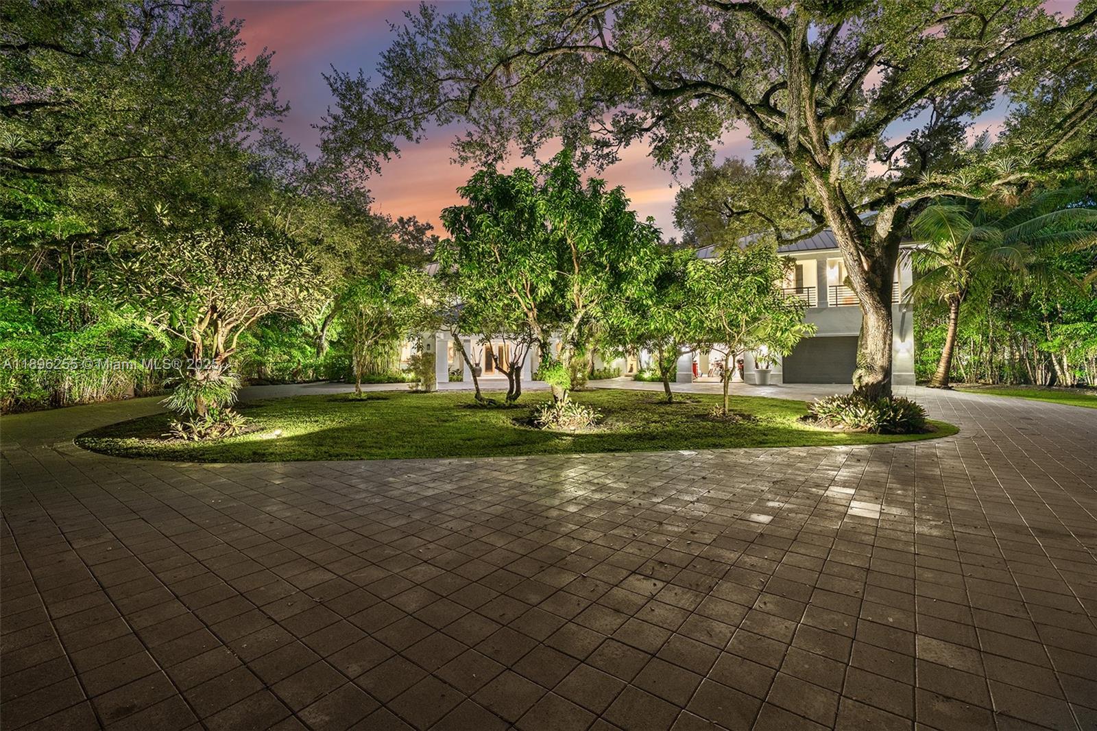 8923 Ludlam Rd.